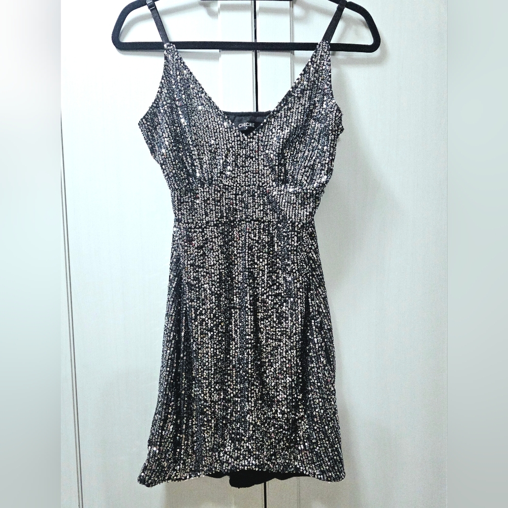 Chic Sparkling Black and Silver Mini Dress